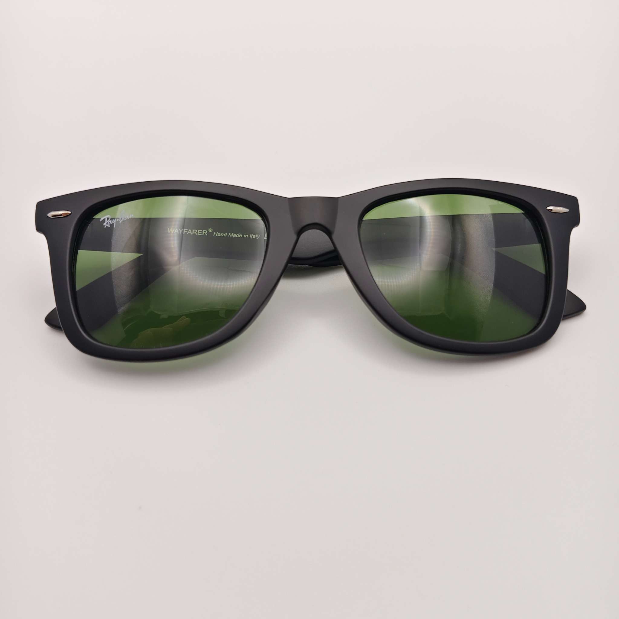 Black Wayfarer Green Lens Sunglasses – Classic Fashion Eyewear